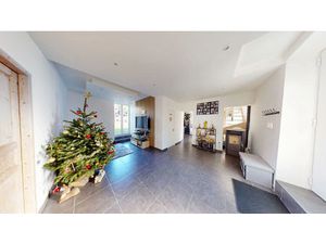 Maison divisée en deux appartements