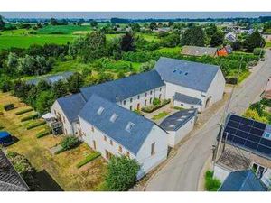 Ferme réhabilitée - espaces de travail et de vie