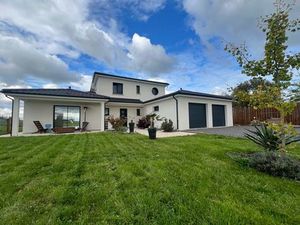 Maison de prestige de 193 m2 en vente Charmois  Grand Est