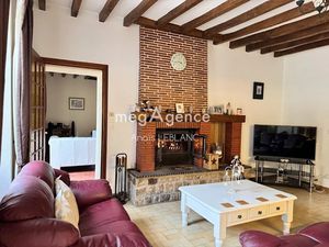Vente maison 6 pièces 179 m² à Sainte-Suzanne (53270)  251 000 €