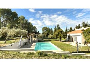 Villa Provençale - 145 m2 - 4 chambres - 5000 m2 extérieur - Piscine - Pool House - Charme