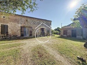 La Roquille : Maison en pierre avec dépendances