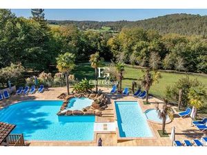 Maison de prestige de 906 m2 en vente Larzac  France