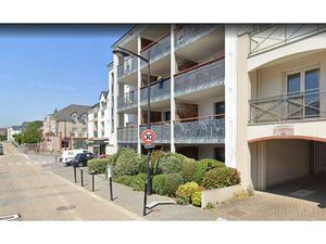 Location Garage box et parking à Saint-Herblain (44800) : à louer / 15m² Saint-Herblain