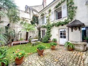 Vente maison 5 pièces 180.7 m² à Orleans (45000)  884 000 €
