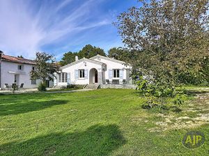 Maison Belluire 11 pièce(s) 220 m2