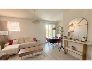 Location meublée appartement 3 pièces 61 m² à La Seyne-sur-Mer (83500)  690 €