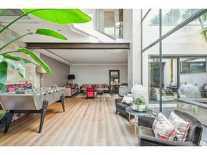 Vente Hôtel particulier Paris 15 7 Pièces 300 m² <meta name="description" content="PARIS 1