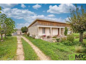 Saint Aubin sur plus de 1 7 hectare maison 5 pièces dans corps de ferme avec dépendances..