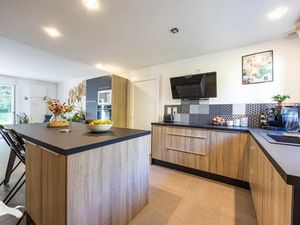 Vente maison 5 pièces 89 m² à Saint-Martin-de-Seignanx (40390)  369 600 €