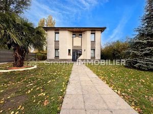 Belle maison familiale de 191 m² avec grand jardin et triple garage