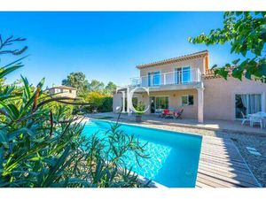 Villa Contemporaine De 150 M² Sur Terrain Plat De 1 527 M² Avec Piscine 10X4