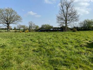 Beau terrain de 7170m2 dont 418m2 constructibles