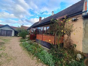 MAISON 80 M2AVEC DEPENDANCES