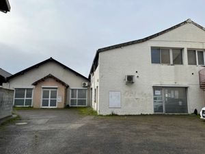 Vente locaux professionnels à Saint-Junien (87200)  77 420 €