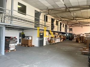 Location locaux professionnels 530 m² à Saint Andre (97440)  4 250 €