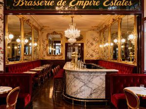 Vente en Exclusivité : Restaurant en Bord de Mer Proche de l'Italie