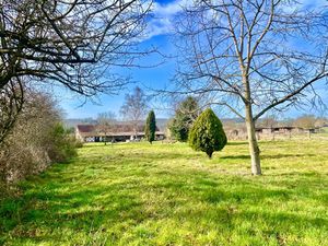 Maison à vendre LA PACAUDIERE 7 pièce(s) 215m2 149 000€