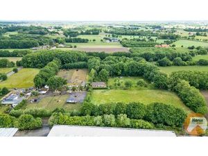 ITEGEM - Rustig gelegen woning en bijgebouw op 2 4Ha