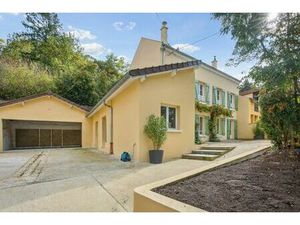 Maison de luxe en vente à Le Vésinet  France