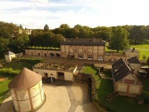 Maison de 20 pièces de luxe en vente Fresneaux-Montchevreuil  France