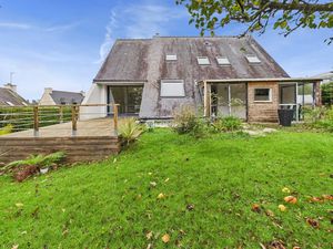 Vente maison 7 pièces 122 m² à Gourlizon (29710)  299 900 €