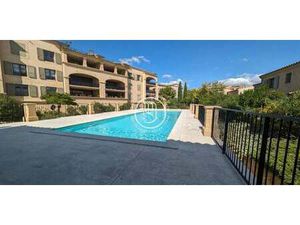 Appartement avec terrasse et piscine Uzès (30)