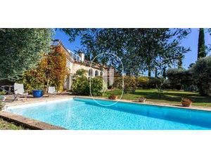 Propriété avec piscine et jardin Uzès (30)