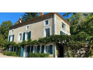 Maison avec piscine Savignac-de-Nontron (24)