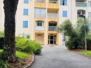 Location appartement 2 pièces 28 m² à Frejus (83600)  725 €