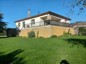 Vente maison 8 pièces 158 m² à Biron (24540)  238 500 €