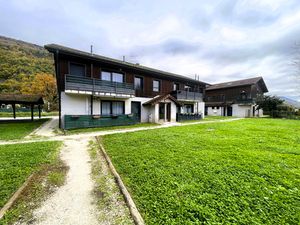 Grand appartement T2 + box + parking privé