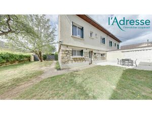 Vente local commercial 10 pièces  210.00m²  Noisy