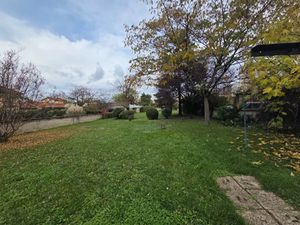 Vente terrain 453 m² à Vaulx-en-Velin (69120)  145 000 €