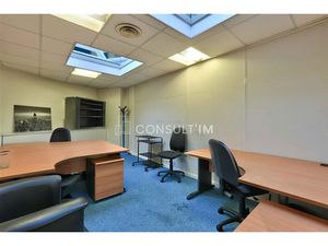 Location locaux professionnels 17 m² à Saint-Cloud (92210)  750 €