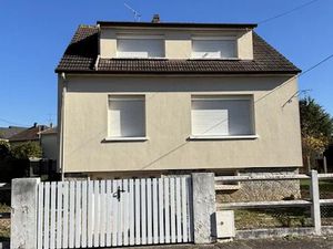Location maison 4 pièces 90 m² à Chartres (28000)  1 040 €