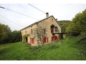 Ferme pleine de caractère avec grenier et 1 ha de terrain