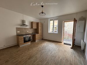 MOULINS-LA-MARCHE - CENTRE-BOURG