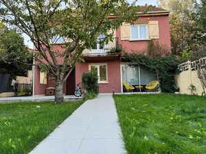 Location maison 6 pièces  150.00m²  Arcueil