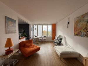 Appartement T3 avec balcon  cave et parking