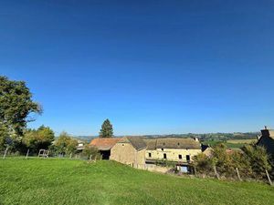 Corps de ferme avec vue panoramique sur un terrain d'environ 5 000m²