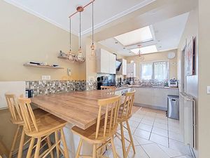 Vente maison 5 pièces 81 m² à Armentieres (59280)  178 300 €