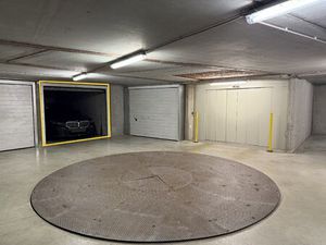 Gesloten garagebox in het centrum van Brugge!