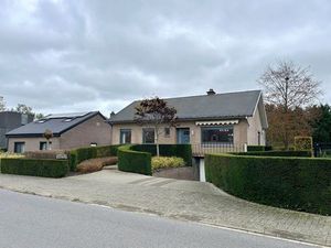 Ruime gezinswoning met prachtige tuin in rustige straat te Blanden