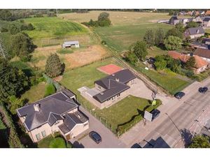 Bungalow op perceel van ca 1824m² in het groen