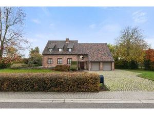 KARAKTERVOLLE WONING OP EEN PRACHTIG PERCEEL VAN 33A IN EEN OASE VAN RUST IN LINTER