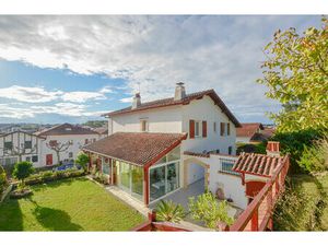 Vente maison 7 pièces  180.00m²  Ciboure