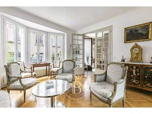 Maison à vendre 7 Pièces 147 m2 Paris 15 Grenelle - 1 695 000 €