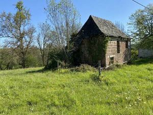 Vente terrain 1424 m² Saint-Cyr-la-Roche (19130)