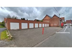 Garagebox in de Koolkappersstraat te Kortrijk.